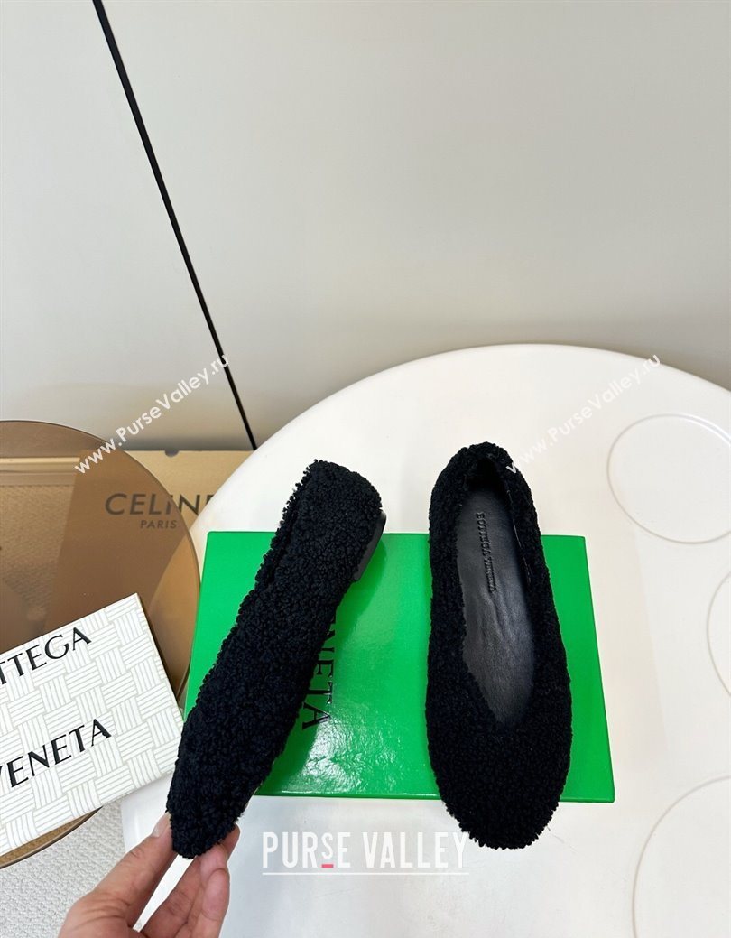 Bottega Veneta Rosa Ballerina Flat in Shearling Black 2025 (MD-251027149)