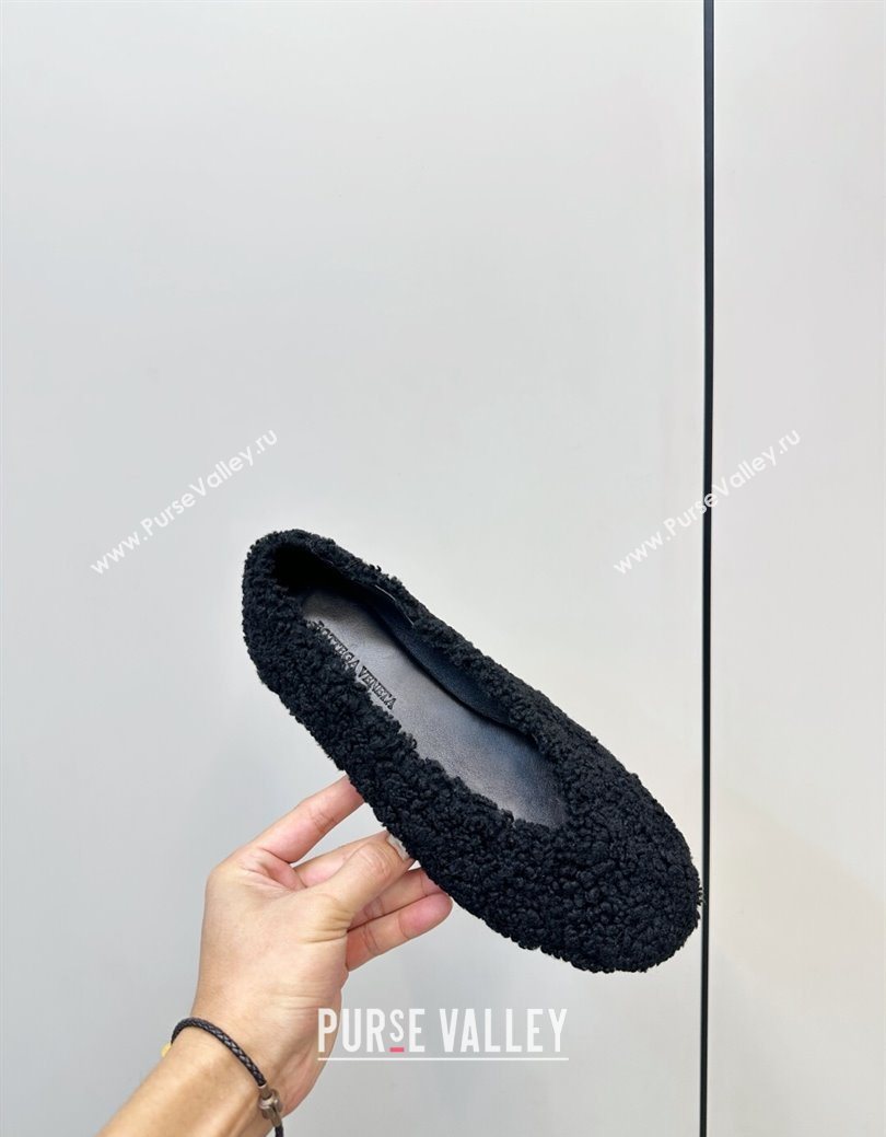 Bottega Veneta Rosa Ballerina Flat in Shearling Black 2025 (MD-251027149)
