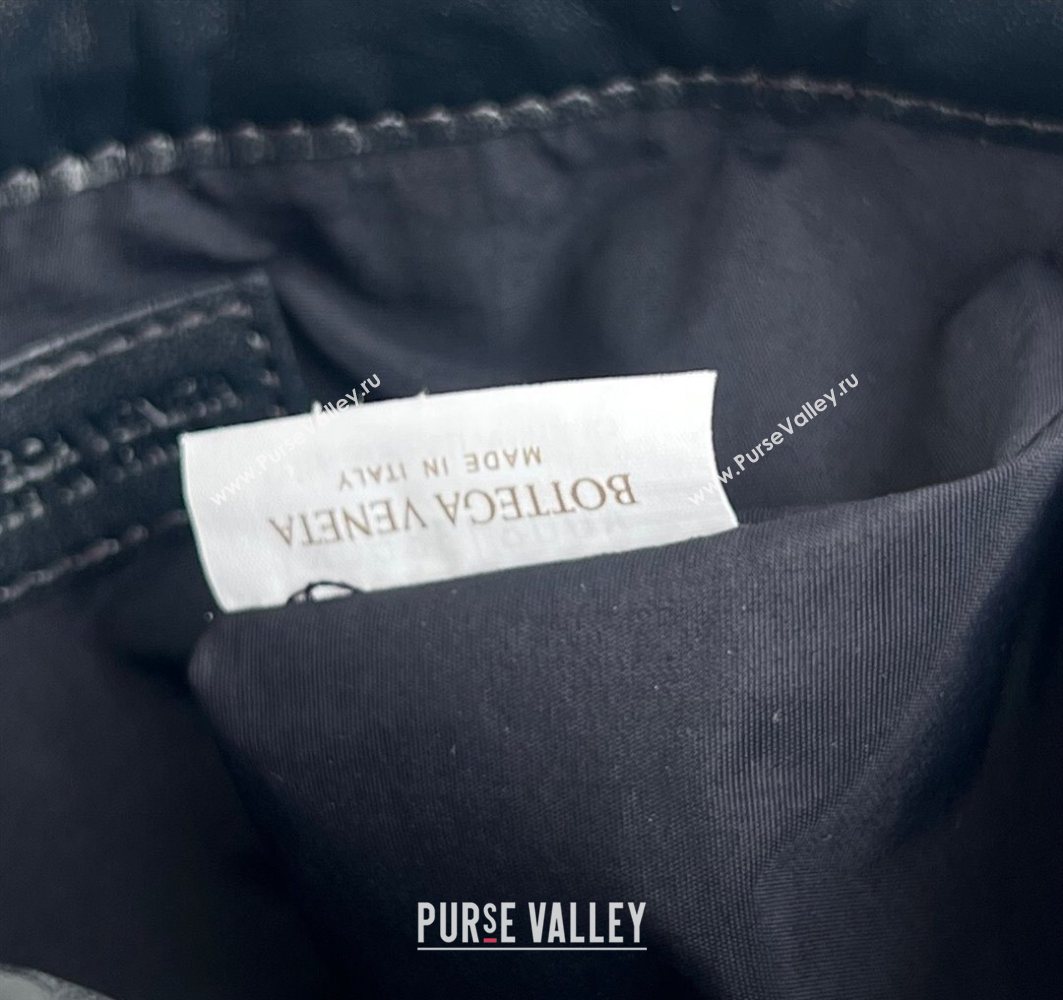 Bottega Veneta Small Dustbag in Intrecciato Leather Blue/White Stripes 2025 816987 (WT-251119001)