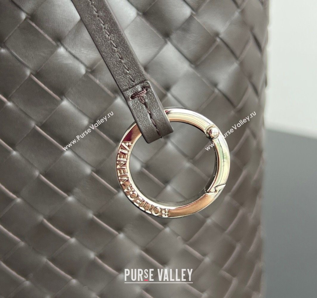 Bottega Veneta Mens Intrecciato Leather Biblioteca Bucket Bag Cypress Green 2025 836020 (WT-251119019)