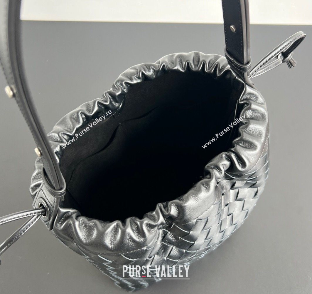 Bottega Veneta Mens Intrecciato Leather Biblioteca Bucket Bag Black 2025 836020 (WT-251119020)