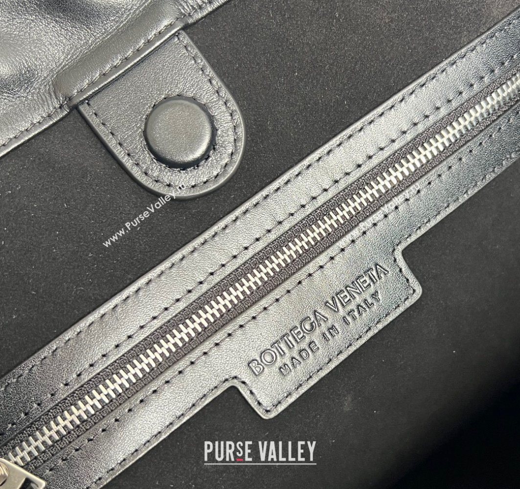 Bottega Veneta Mens Intrecciato Leather Biblioteca Bucket Bag Black 2025 836020 (WT-251119020)