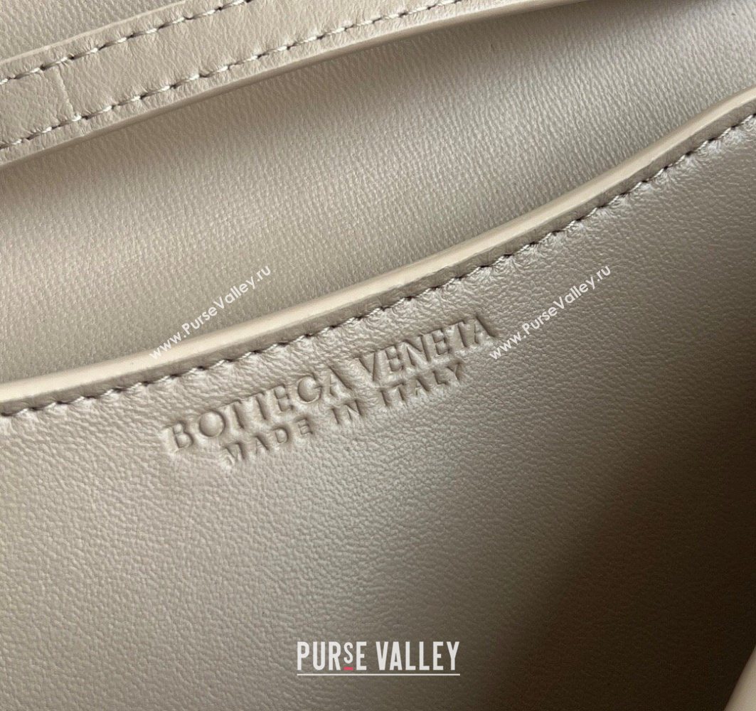 Bottega Veneta Knot Lock Cross-body Bag in Intrecciato Leather Light Beige 2025 817191 (WT-251119029)