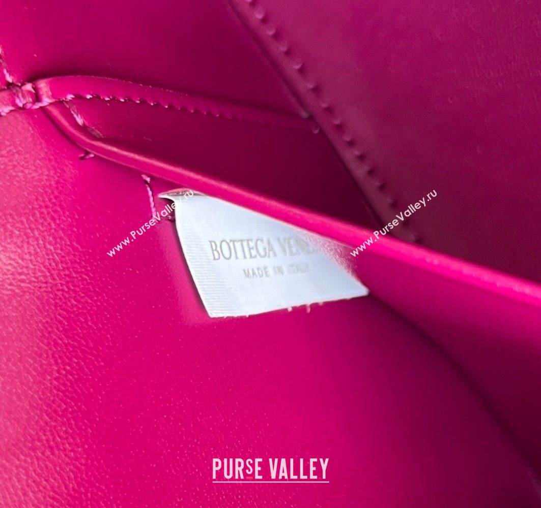 Bottega Veneta Bang Bang Vanity Case in Intrecciato Leather Cinnabar Red 2025 789109 (WT-251119009)