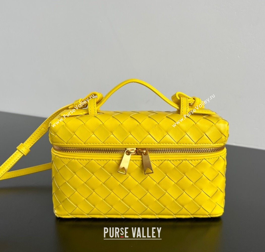 Bottega Veneta Bang Bang Vanity Case in Intrecciato Leather Sulfur Yellow 2025 789109 (WT-251119010)