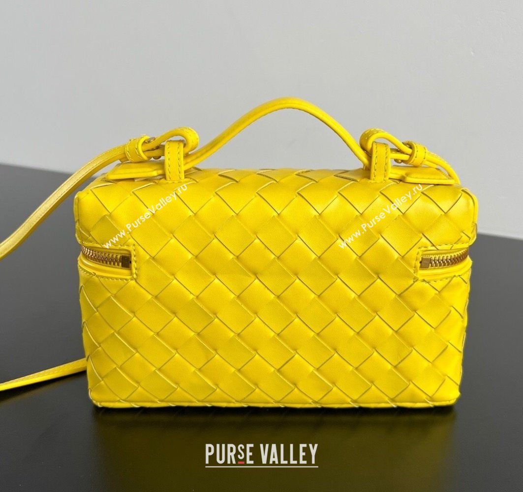 Bottega Veneta Bang Bang Vanity Case in Intrecciato Leather Sulfur Yellow 2025 789109 (WT-251119010)