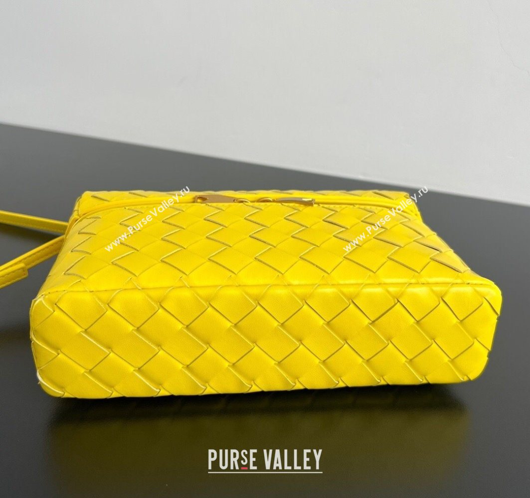Bottega Veneta Bang Bang Vanity Case in Intrecciato Leather Sulfur Yellow 2025 789109 (WT-251119010)