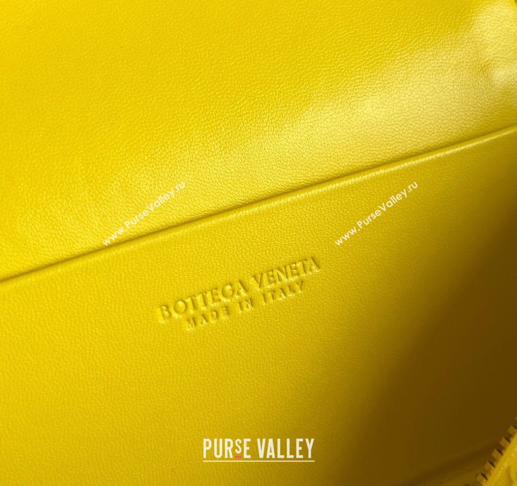 Bottega Veneta Bang Bang Vanity Case in Intrecciato Leather Sulfur Yellow 2025 789109 (WT-251119010)