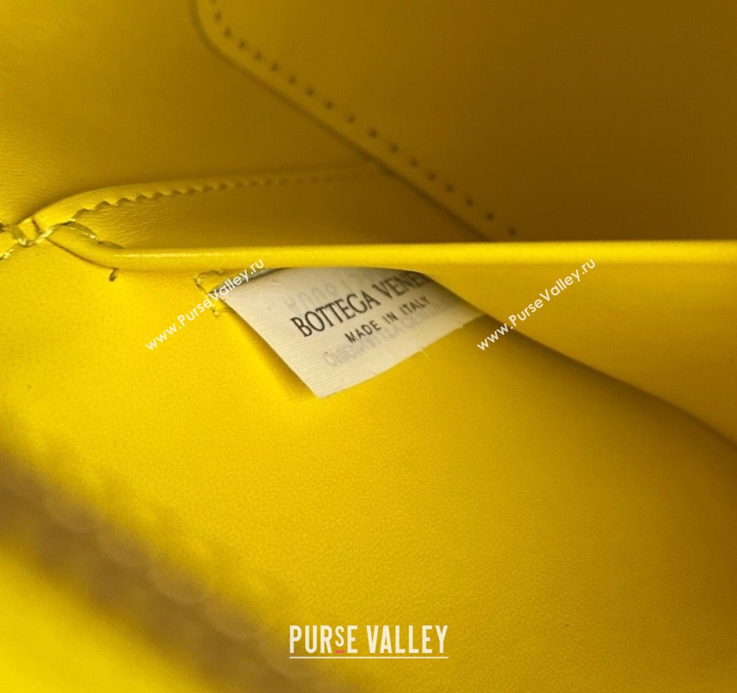 Bottega Veneta Bang Bang Vanity Case in Intrecciato Leather Sulfur Yellow 2025 789109 (WT-251119010)