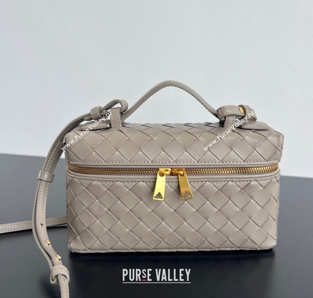 Bottega Veneta Bang Bang Vanity Case in Intrecciato Leather Pinecone Brown 2025 789109 (WT-251119012)