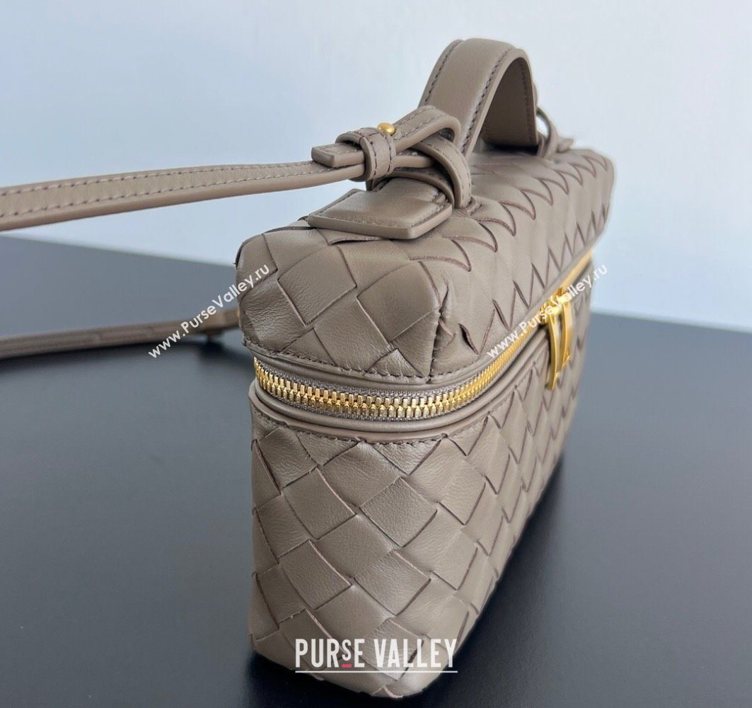 Bottega Veneta Bang Bang Vanity Case in Intrecciato Leather Limestone Grey 2025 789109 (WT-251119013)