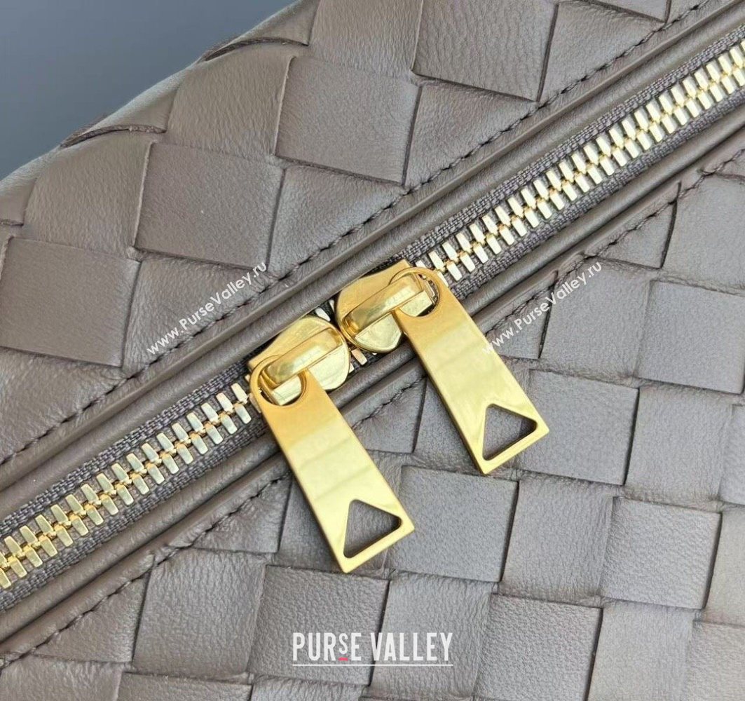 Bottega Veneta Bang Bang Vanity Case in Intrecciato Leather Limestone Grey 2025 789109 (WT-251119013)