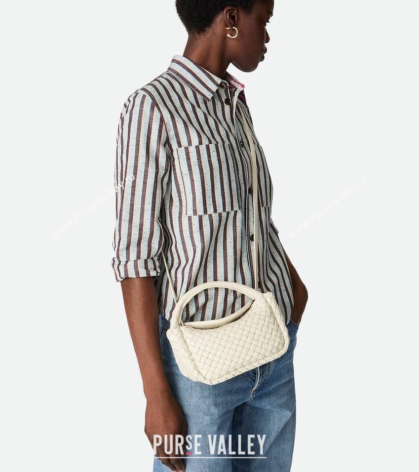 Bottega Veneta Small Cobble Top Handle bag in Intreccio Leather Sea Sault 2025 805739 (WT-251119052)