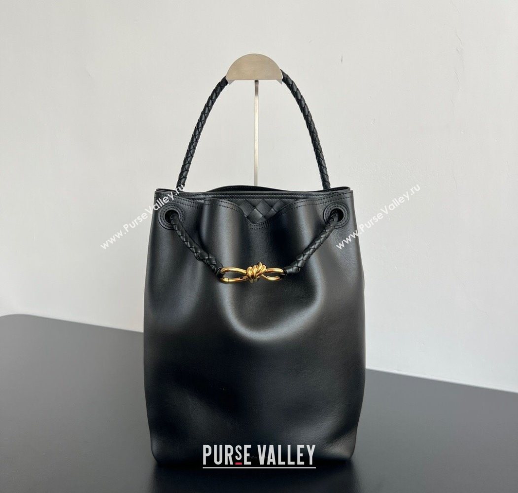 Bottega Veneta Andiamo Bucket Bag in Calf Leather Black 2025 844169 (WT-251119060)