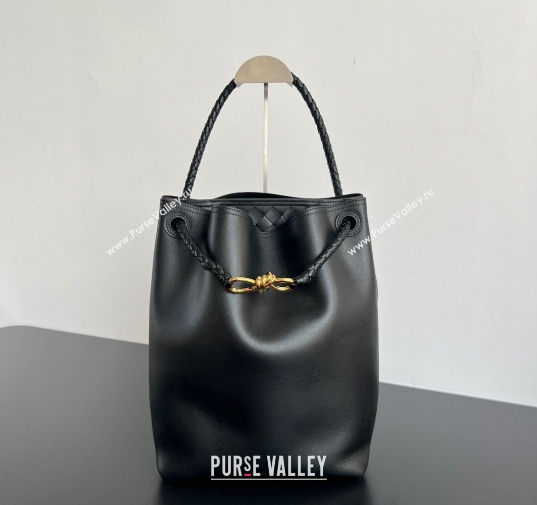 Bottega Veneta Andiamo Bucket Bag in Calf Leather Black 2025 844169 (WT-251119060)