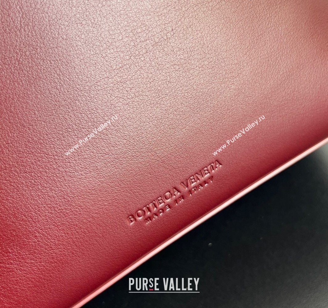 Bottega Veneta Andiamo Bucket Bag in Calf Leather Barolo Red 2025 844169 (WT-251119061)