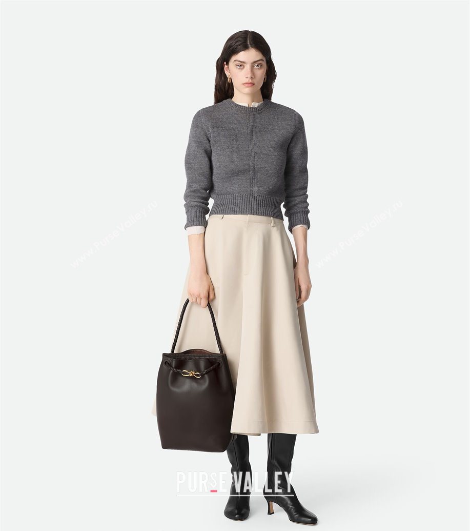 Bottega Veneta Andiamo Bucket Bag in Calf Leather Fondant Brown 2025 844169 (WT-251119062)