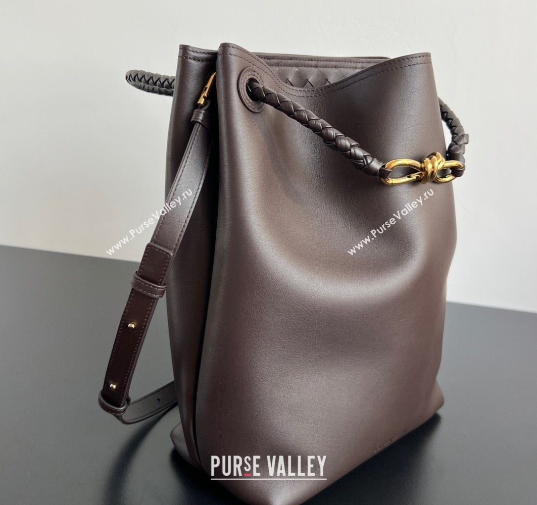 Bottega Veneta Andiamo Bucket Bag in Calf Leather Fondant Brown 2025 844169 (WT-251119062)