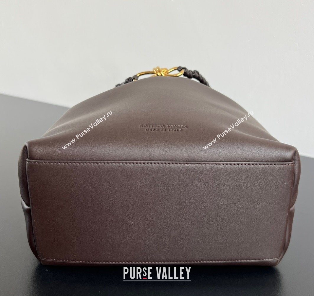 Bottega Veneta Andiamo Bucket Bag in Calf Leather Fondant Brown 2025 844169 (WT-251119062)