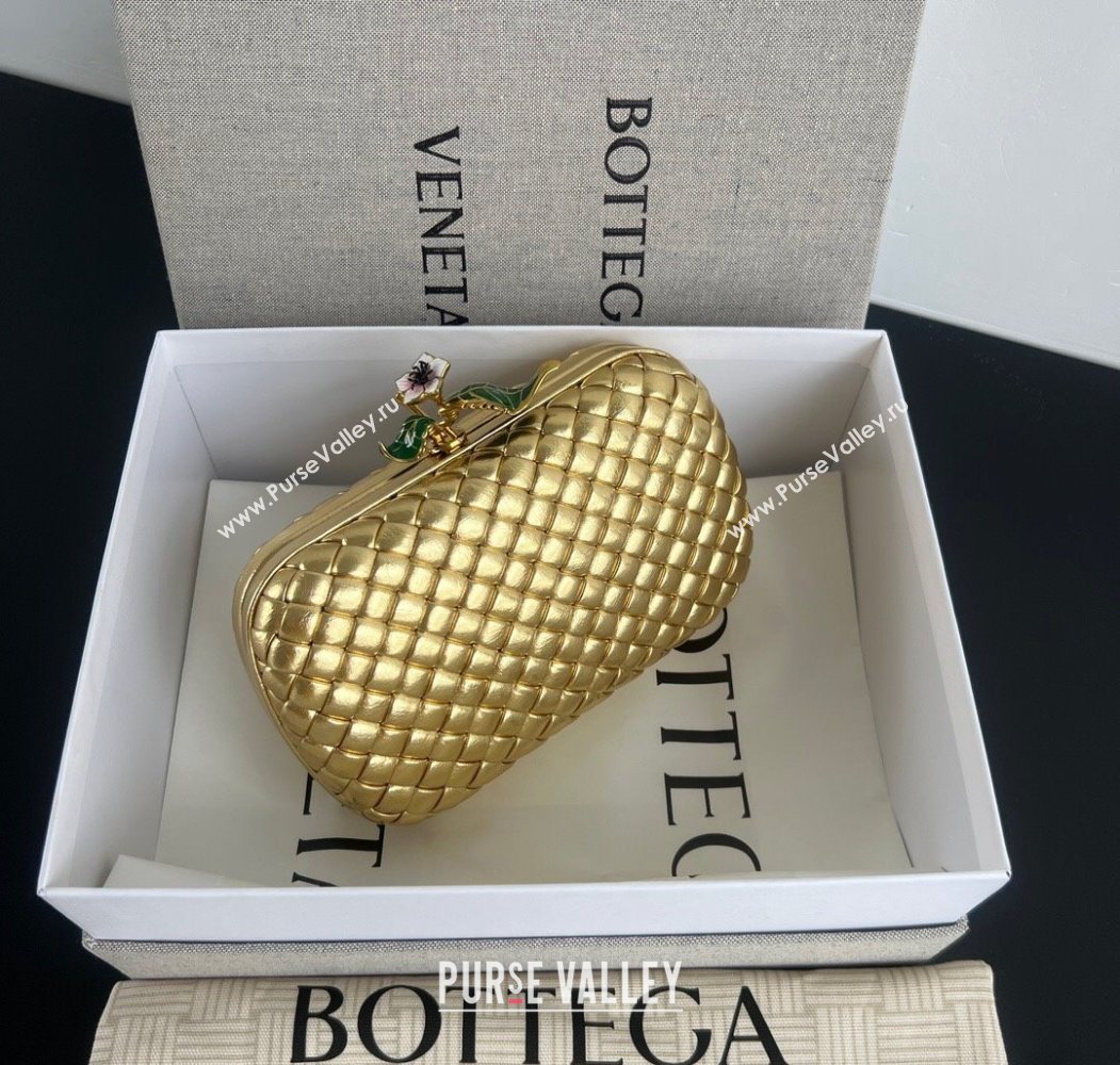 Bottega Veneta Knot Bag in Intrecciato Leather with Flower Clasp Gold-Tone 2025 826183 (WT-260116043)