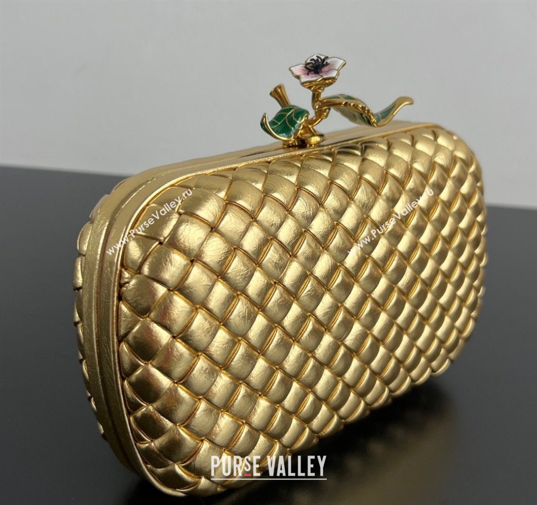 Bottega Veneta Knot Bag in Intrecciato Leather with Flower Clasp Gold 2025 826183 (WT-251119066)