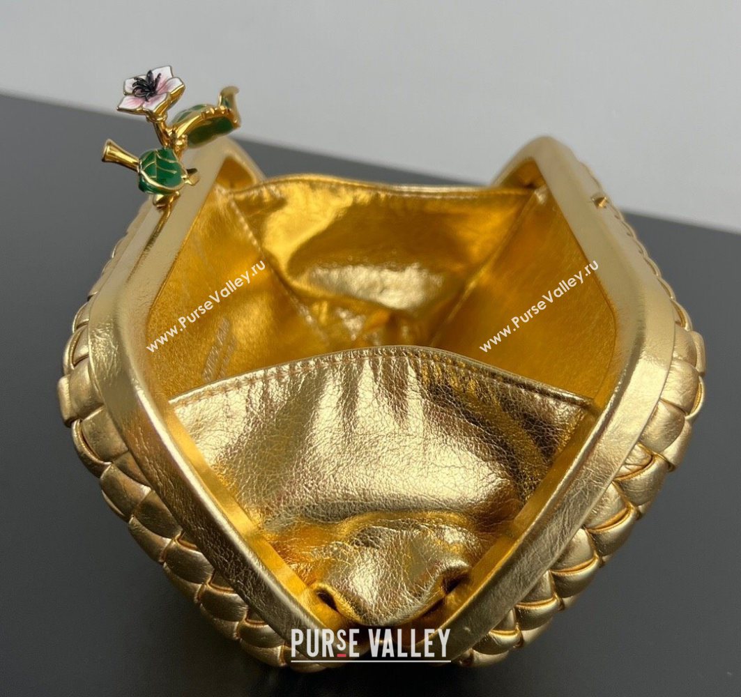 Bottega Veneta Knot Bag in Intrecciato Leather with Flower Clasp Gold 2025 826183 (WT-251119066)