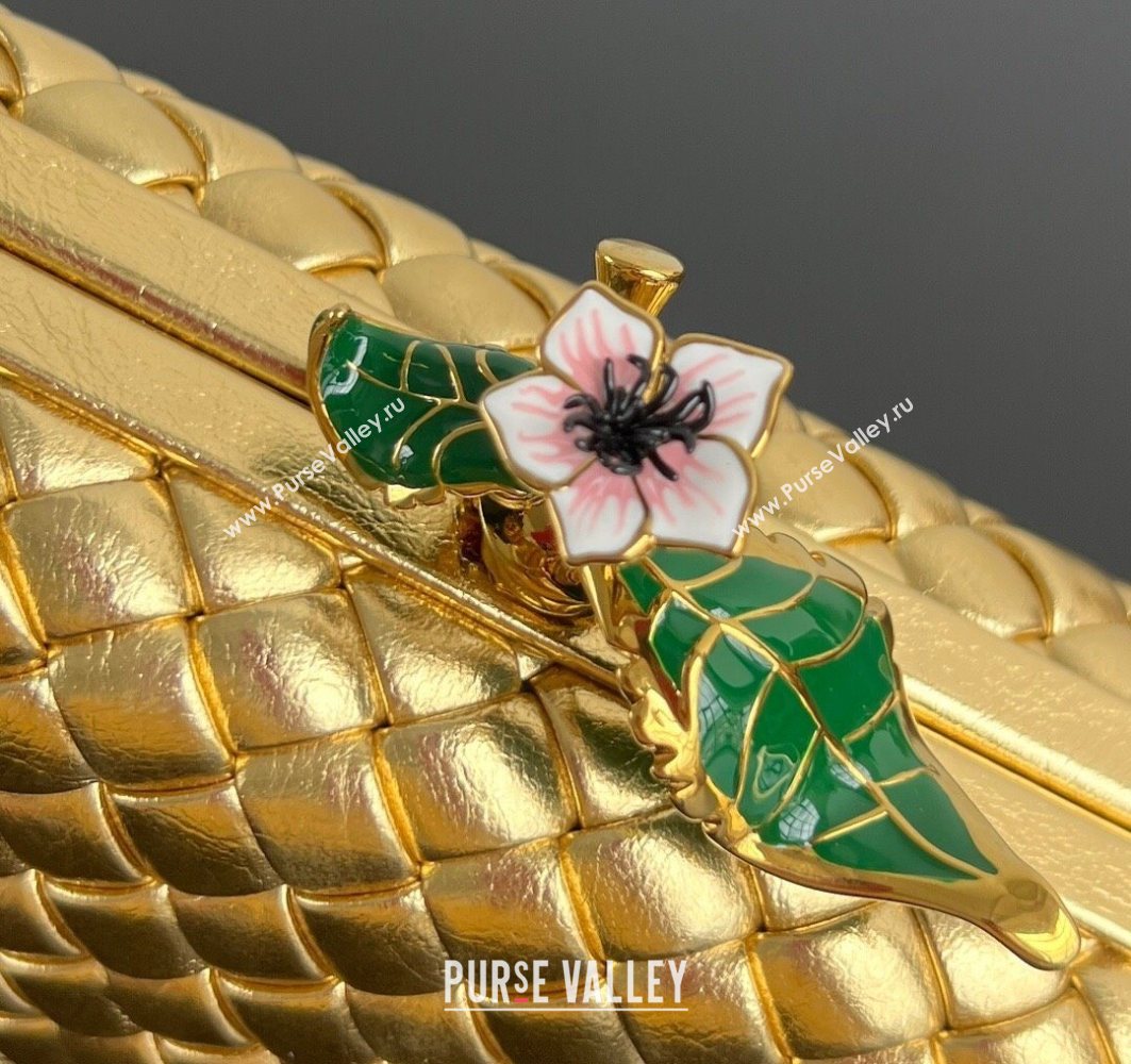 Bottega Veneta Knot Bag in Intrecciato Leather with Flower Clasp Gold 2025 826183 (WT-251119066)