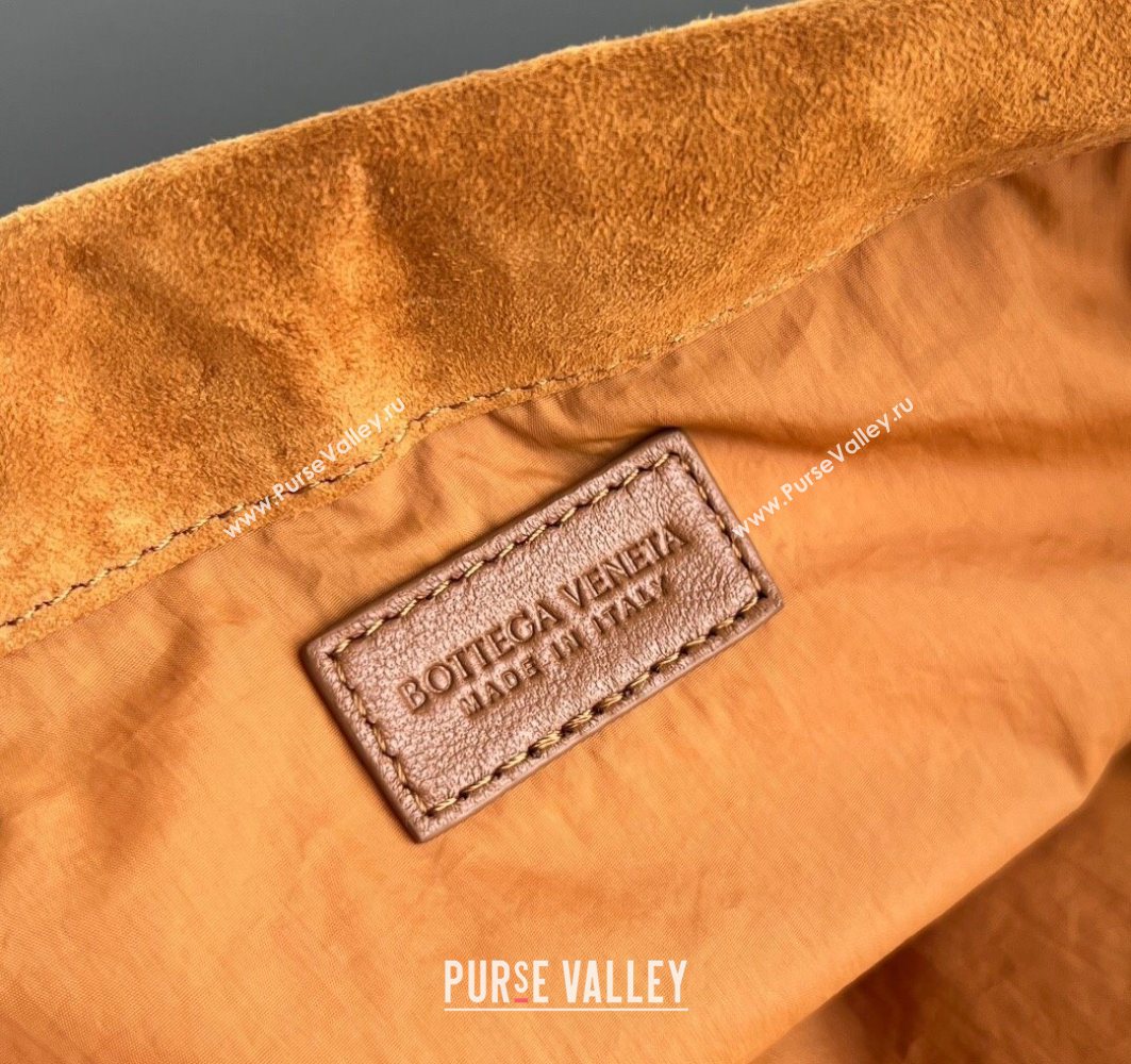 Bottega Veneta Medium Dustbag in Intrecciato Suede 796728 Amber Brown 2025 (WT-251119006)