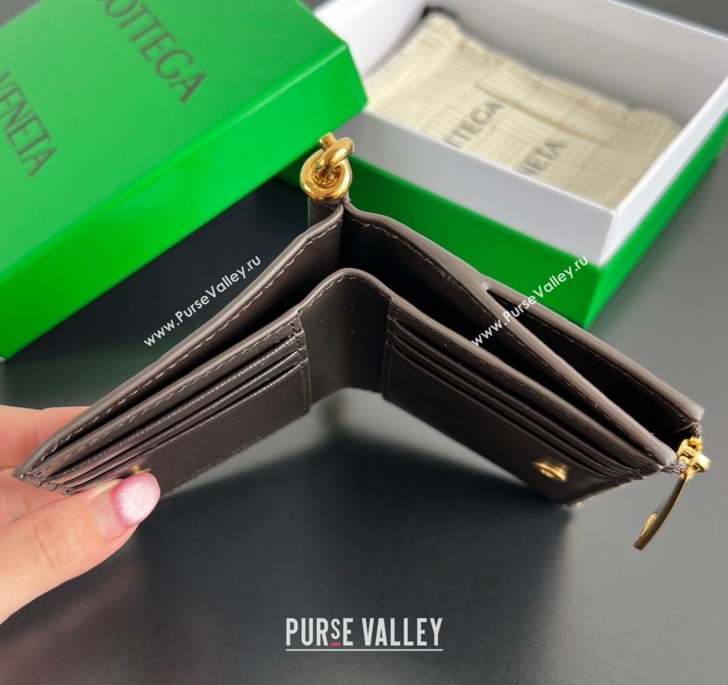 Bottega Veneta Solstice Small Bi-Fold Wallet in Intrecciato Leather Fondant Brown 2025 788055 (WT-251119070)