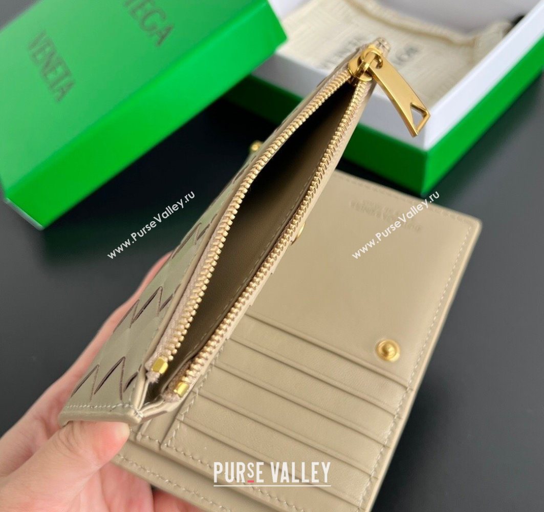 Bottega Veneta Solstice Medium Bi-Fold Wallet in Intrecciato Leather Beige 2025 806078 (WT-251119074)