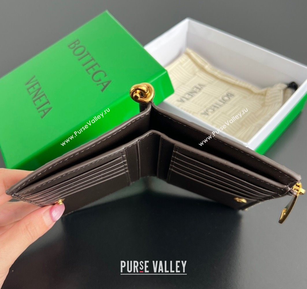 Bottega Veneta Solstice Medium Bi-Fold Wallet in Intrecciato Leather Fondant Brown 2025 806078 (WT-251119076)