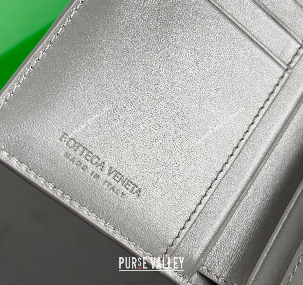 Bottega Veneta Solstice Medium Bi-Fold Wallet in Intrecciato Leather Grey 2025 806078 (WT-251119077)