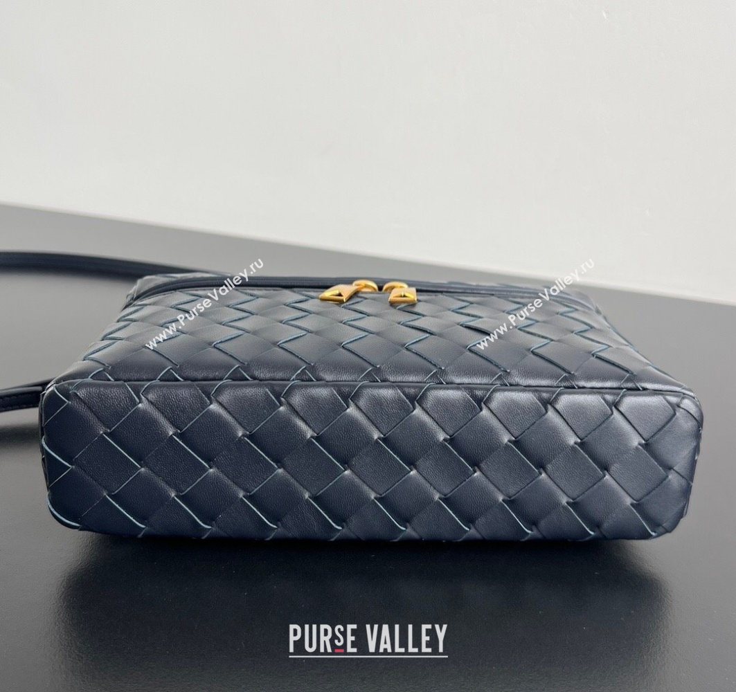 Bottega Veneta Bang Bang Vanity Case in Intrecciato Leather Midnight Blue 2025 789109 (WT-251119007)