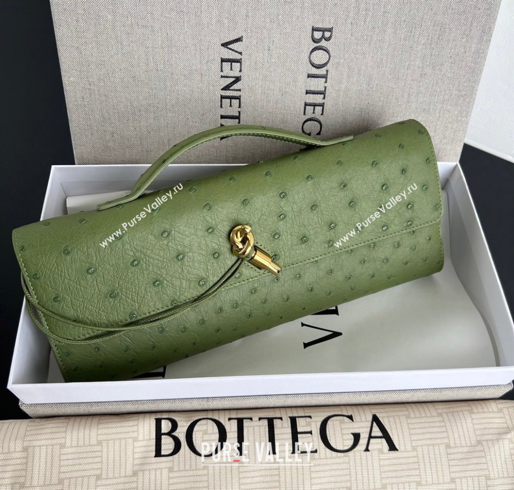 Bottega Veneta Andiamo Clutch in Ostrich Leather Matcha Green 2026 805241 (WT-260116013)