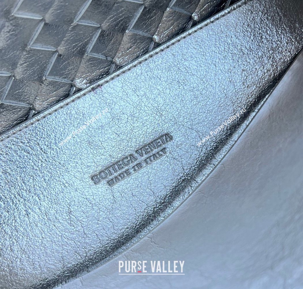 Bottega Veneta Small Andiamo Top Handle Bag in Intrecciato Leather 743568 Silver-Tone 2026 (WT-260116025)