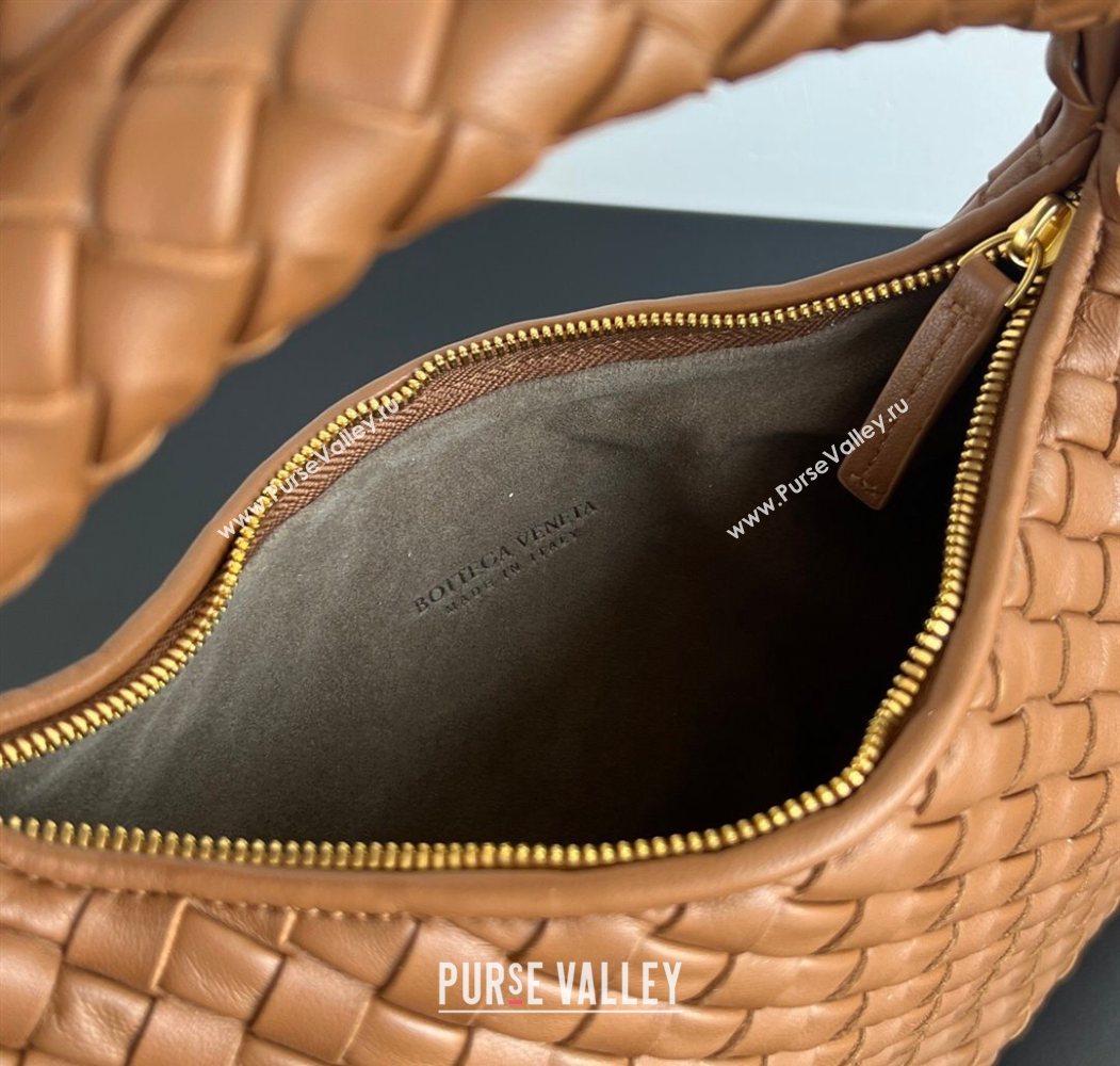 Bottega Veneta Medium Veneta Hobo Bag in Intrecciato Leather Amber Brown 2026 856737 (WT-260116003)