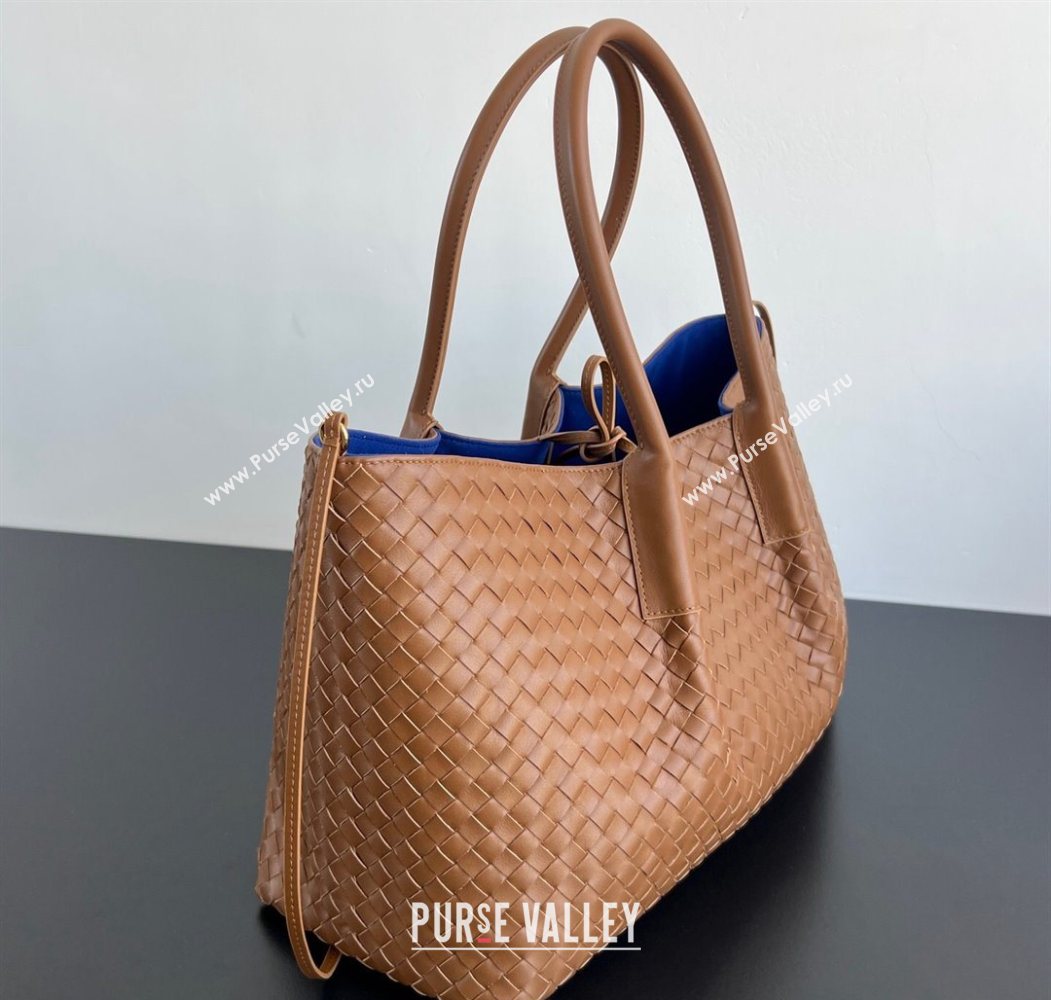 Bottega Veneta Medium Pinacoteca Tote Bag in Intrecciato Leather Amber Brown/Blue Royal 2025 817166 (WT-260116036)