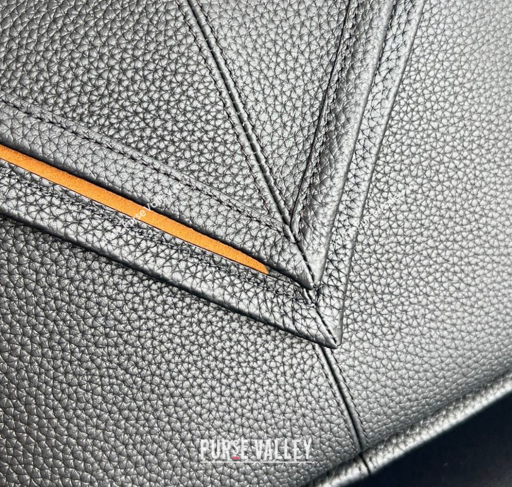 Bottega Veneta Mens Small Sawyer Shoulder Bag in Grained Leather Black 2026 815807 (WT-260116046)