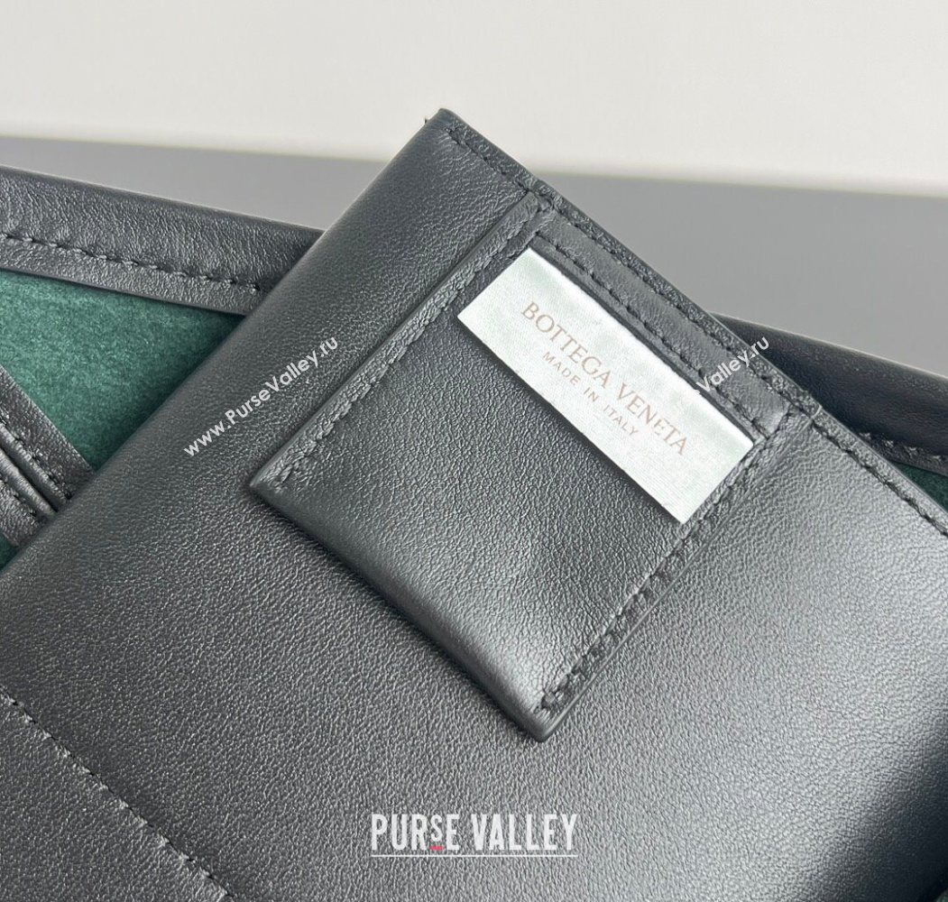 Bottega Veneta Mens Small Sawyer Shoulder Bag in Smooth Leather Black 2026 815807 (WT-260116047)