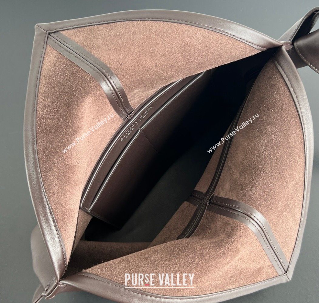 Bottega Veneta Mens Small Sawyer Shoulder Bag in Smooth Leather Fondant Brown 2026 815807 (WT-260116049)