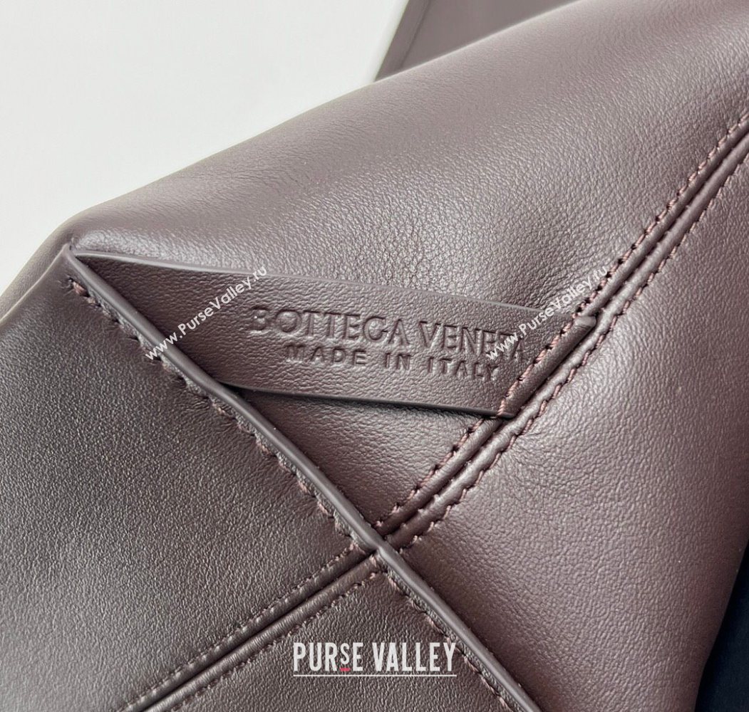 Bottega Veneta Mens Small Sawyer Shoulder Bag in Smooth Leather Fondant Brown 2026 815807 (WT-260116049)