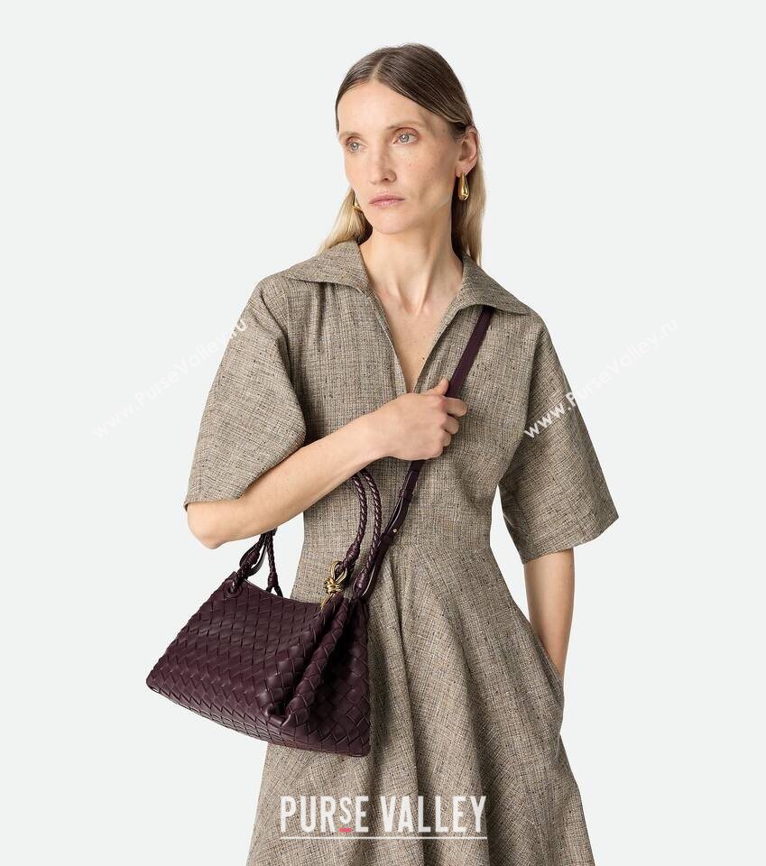 Bottega Veneta Parachute Medium Shoulder Bag in Intrecciato Leather Fondant Brown 2025 835921 (WT-260117003)