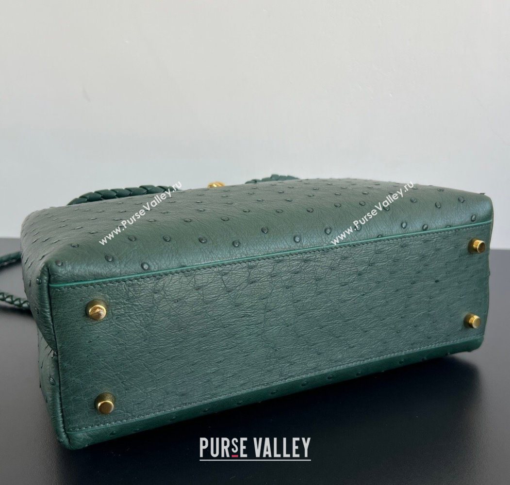 Bottega Veneta Medium Andiamo Top Handle Bag in Ostrich Leather Emerald Green 2026 817805 (WT-260116019)