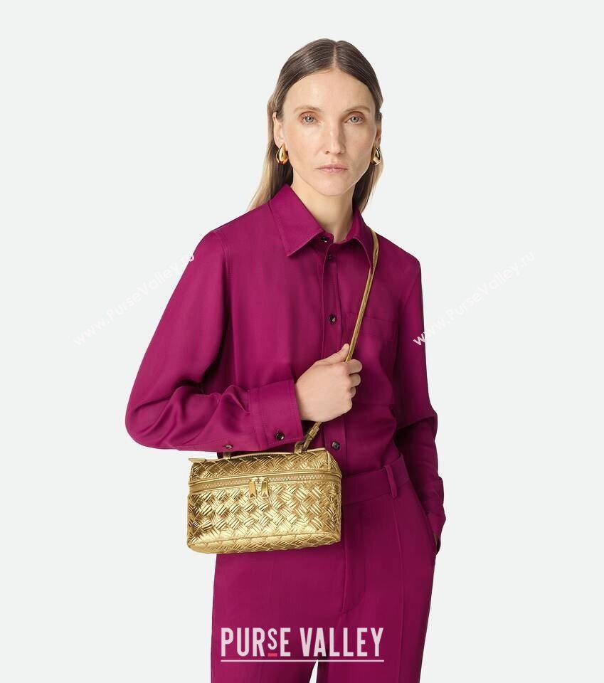 Bottega Veneta Bang Bang Vanity Case in Intrecciato Leather Gold-Tone 2025 789109 (WT-260117008)