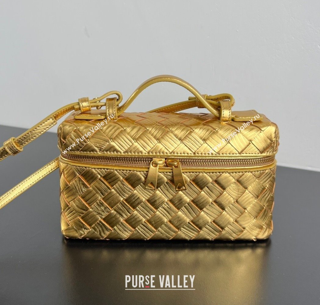 Bottega Veneta Bang Bang Vanity Case in Intrecciato Leather Gold-Tone 2025 789109 (WT-260117008)