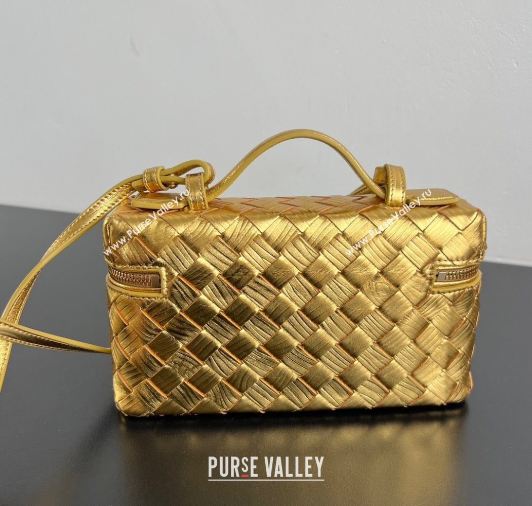 Bottega Veneta Bang Bang Vanity Case in Intrecciato Leather Gold-Tone 2025 789109 (WT-260117008)