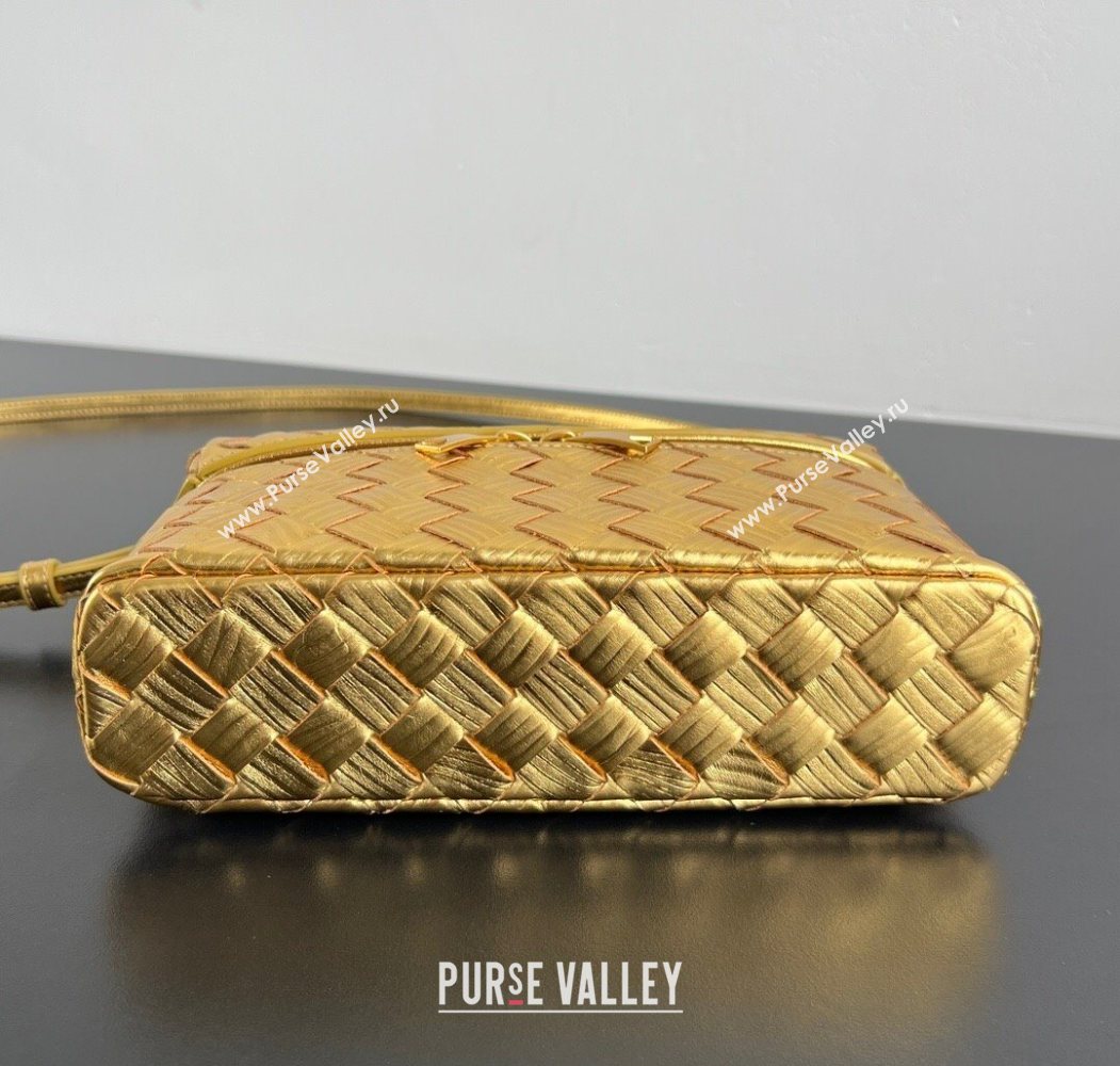Bottega Veneta Bang Bang Vanity Case in Intrecciato Leather Gold-Tone 2025 789109 (WT-260117008)