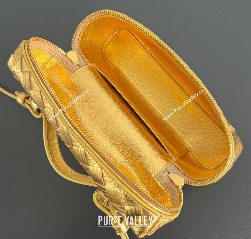 Bottega Veneta Bang Bang Vanity Case in Intrecciato Leather Gold-Tone 2025 789109 (WT-260117008)