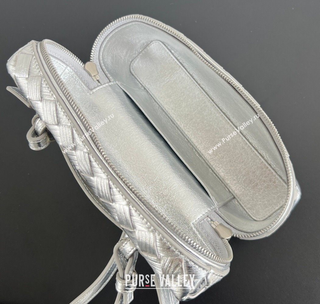 Bottega Veneta Bang Bang Vanity Case in Intrecciato Leather Silver-Tone 2025 789109 (WT-260117009)