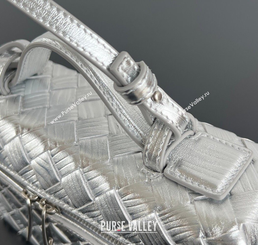 Bottega Veneta Bang Bang Vanity Case in Intrecciato Leather Silver-Tone 2025 789109 (WT-260117009)